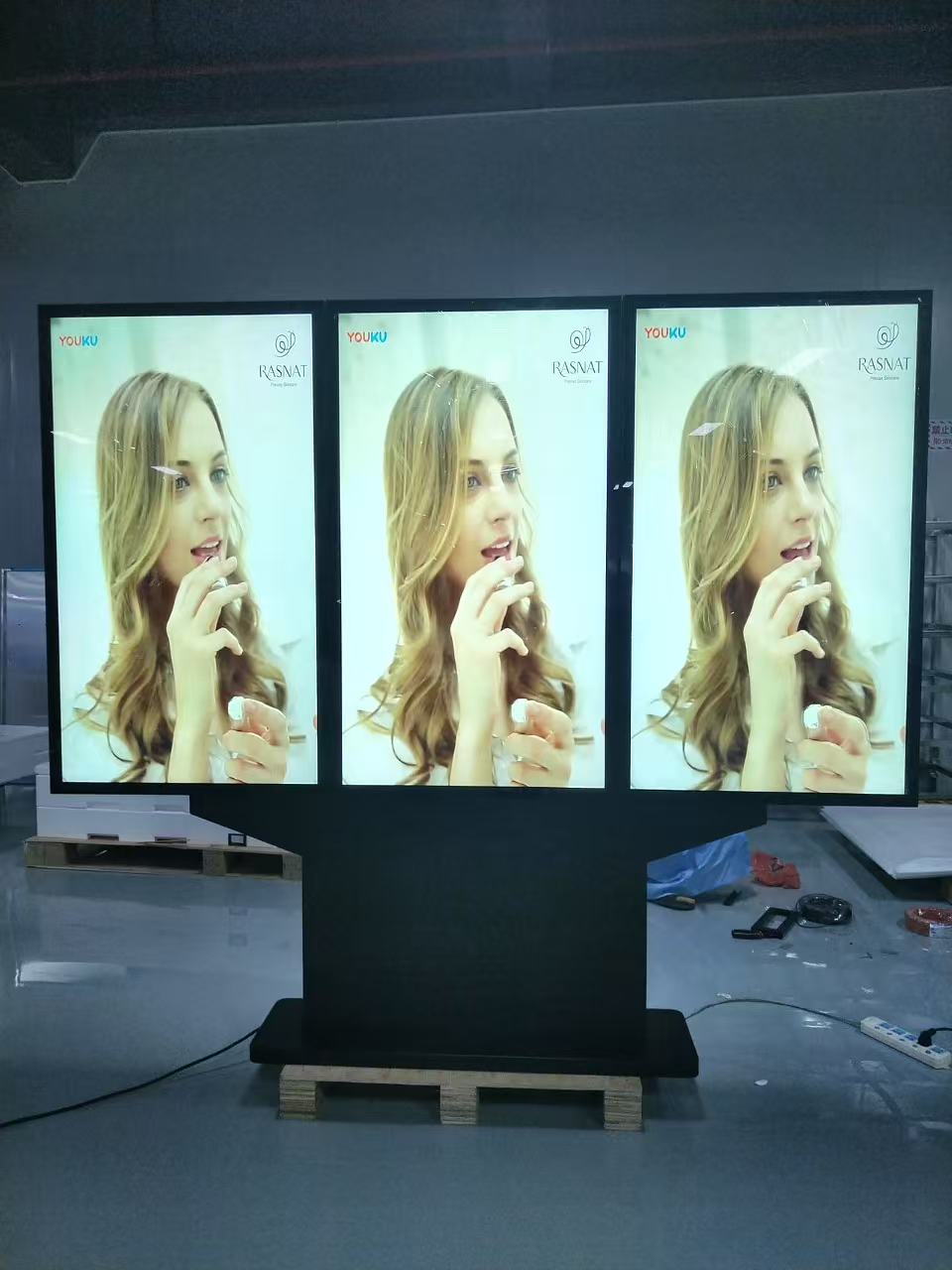 4k 49 55 65 75 palca trojitá obrazovka Outdoor Commercial Reklamná videozáznam IP66 Witerofter