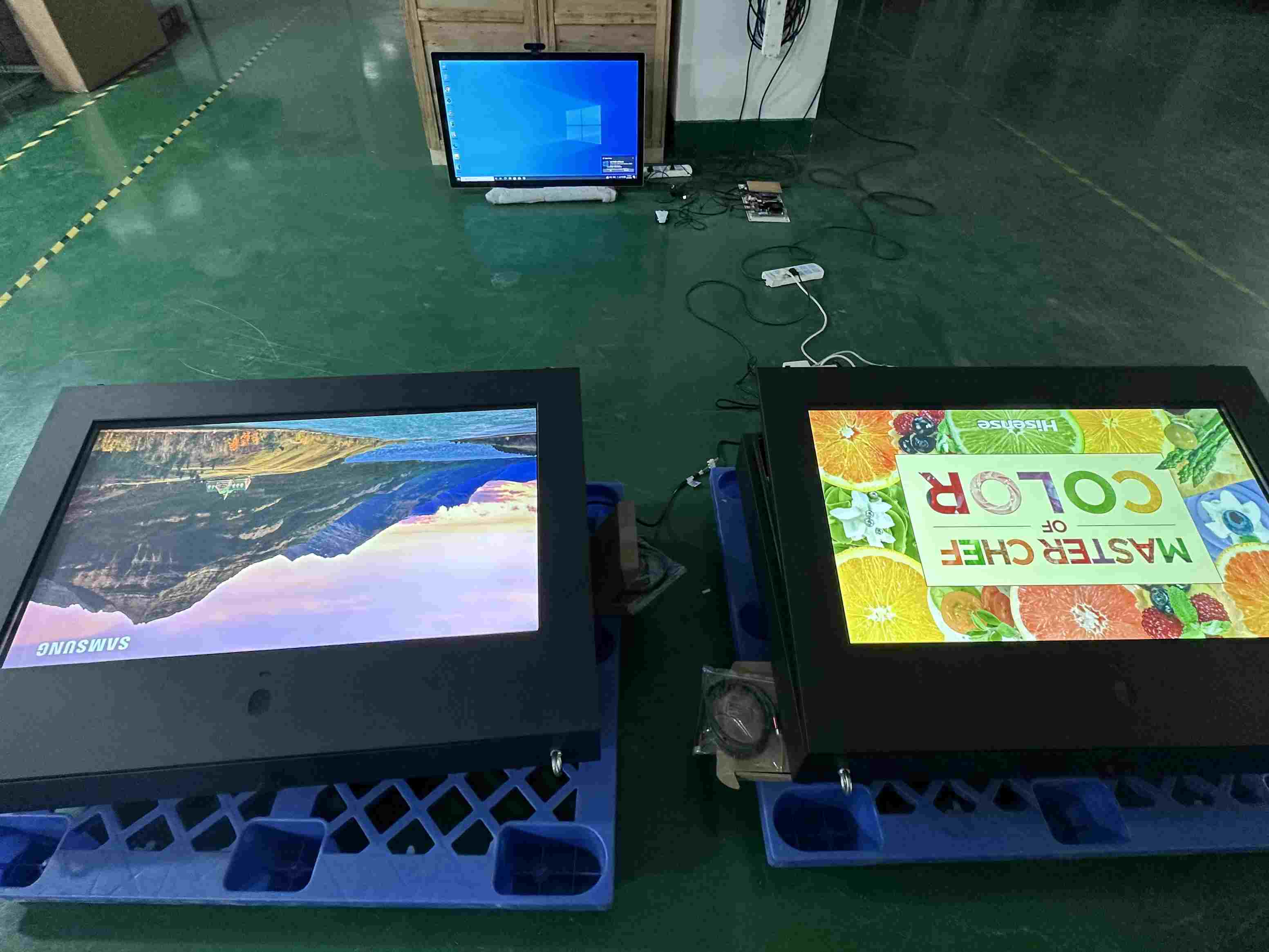 Vonkajší 43 nástenných nasadených 2500Nits kiosk 4k monitor